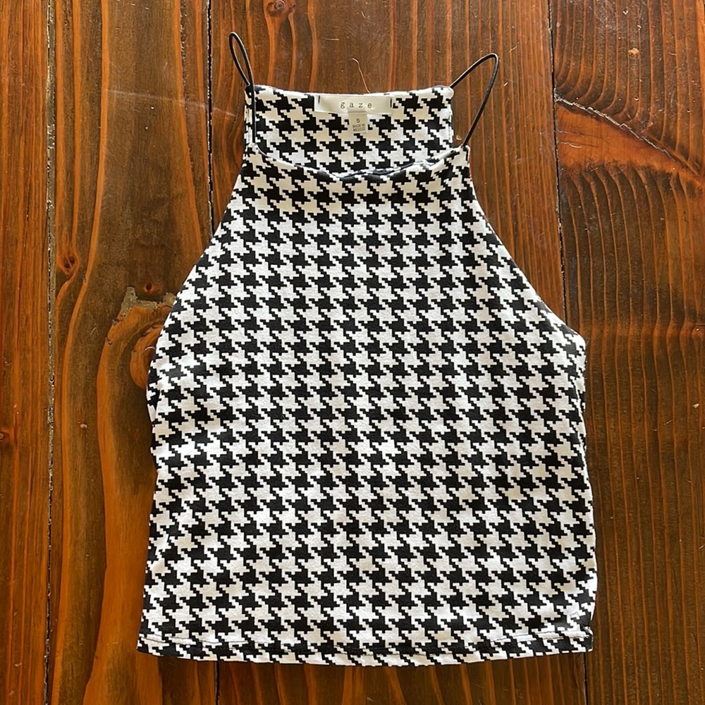 Black and white cropped cami